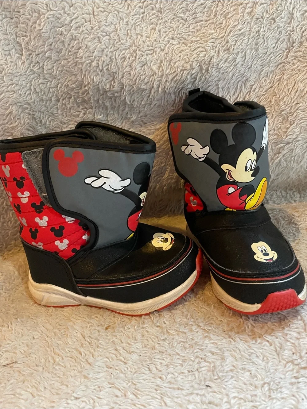 Kids Mickey Mouse Black & Red Winter Boots